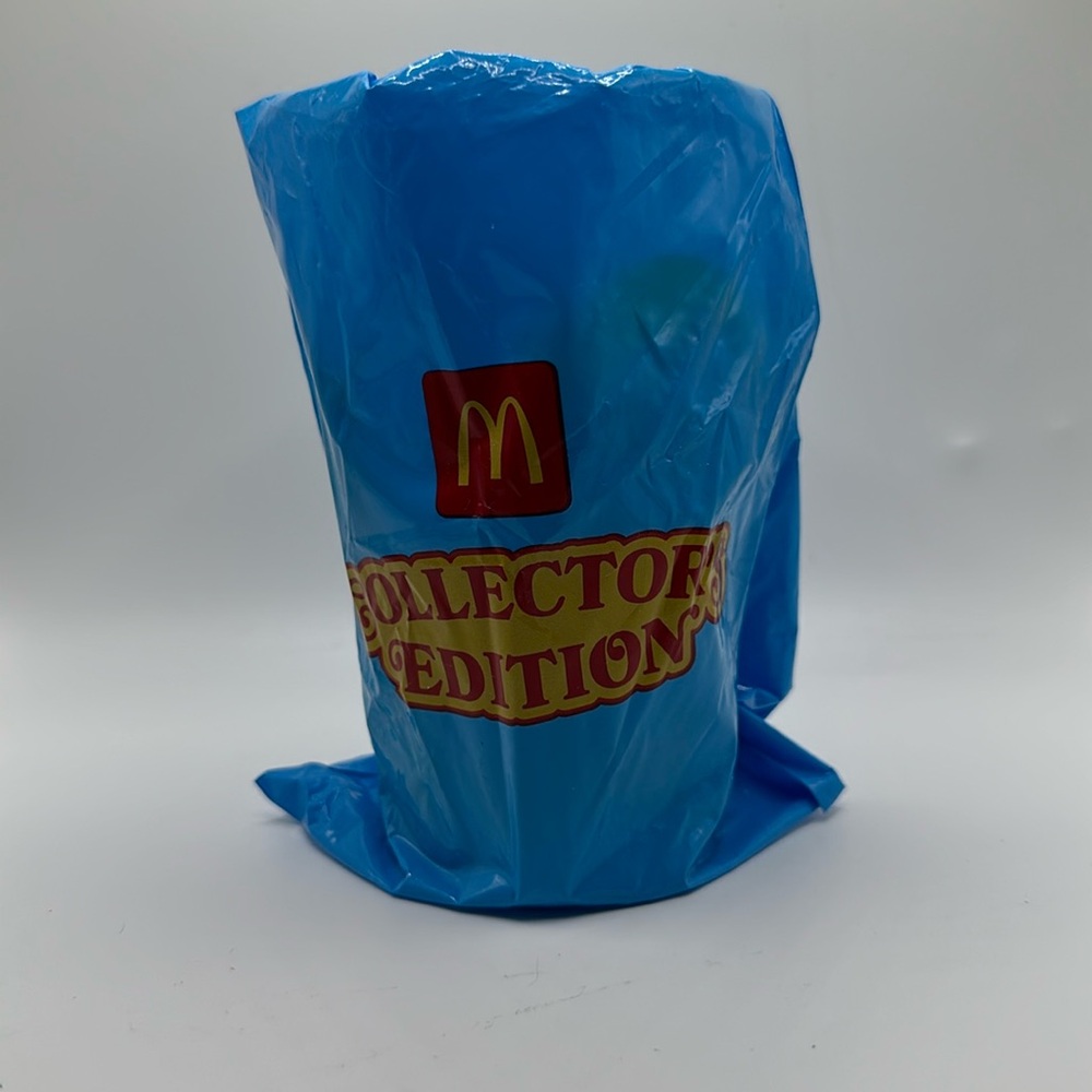 Mc Donald’s collectors edition cups with hello kitty and snoopy new in package
